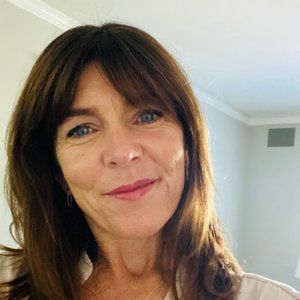 Meet your Posher, Deborah